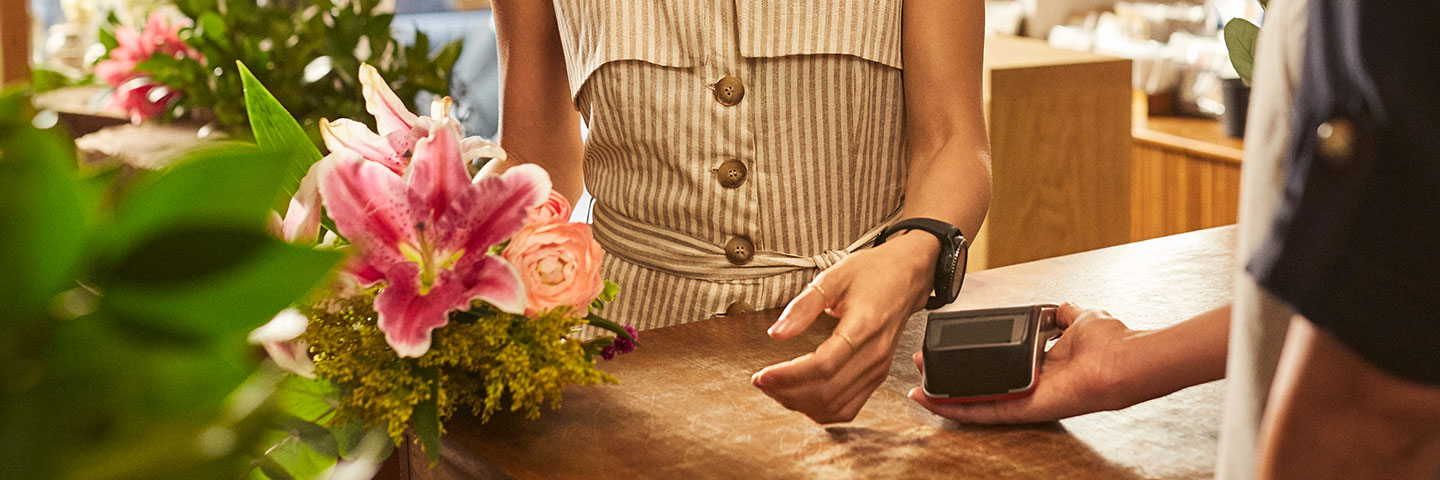 Bezahlung mit Samsung Pay in einem Blumenladen